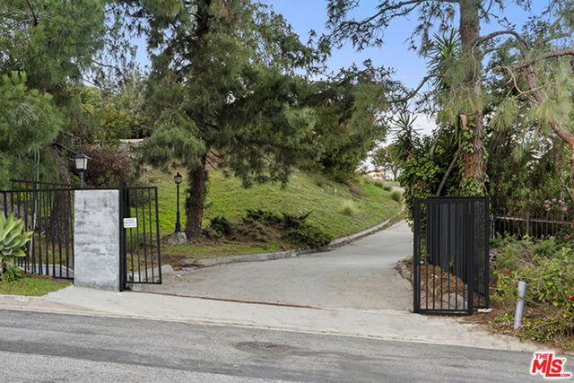 2666 Larmar Road, Los Angeles, CA 90068