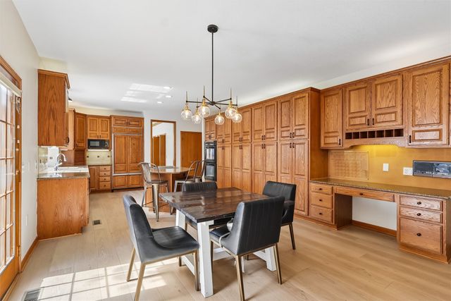 821 58th Street, West Des Moines, IA 50266