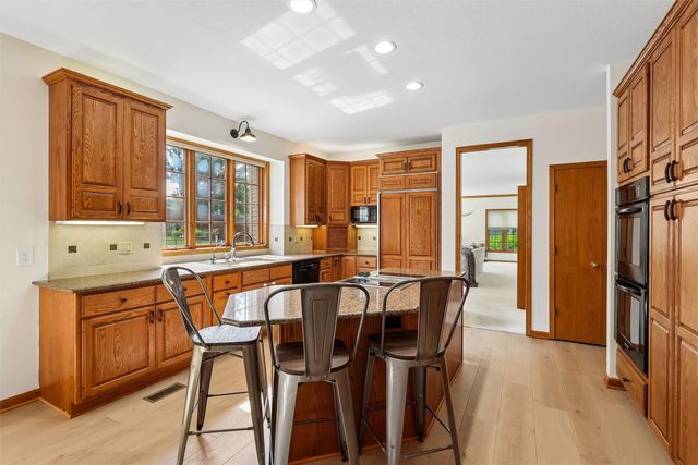 821 58th Street, West Des Moines, IA 50266