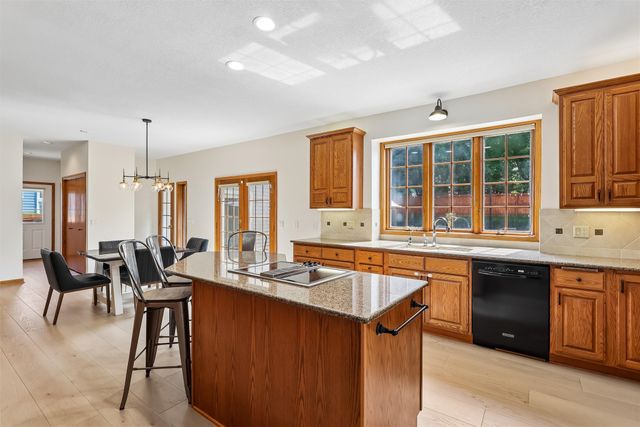 821 58th Street, West Des Moines, IA 50266
