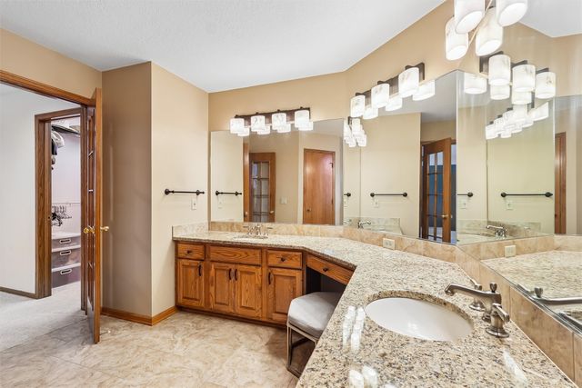 821 58th Street, West Des Moines, IA 50266