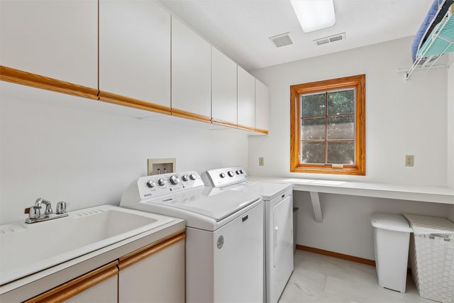 821 58th Street, West Des Moines, IA 50266
