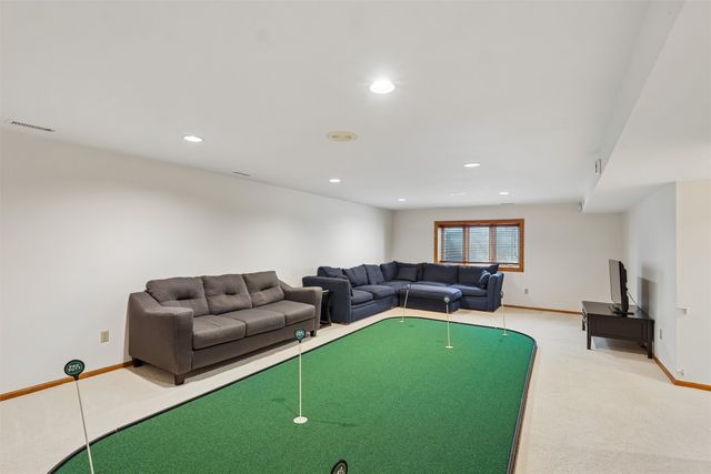 821 58th Street, West Des Moines, IA 50266