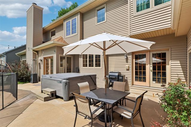 821 58th Street, West Des Moines, IA 50266