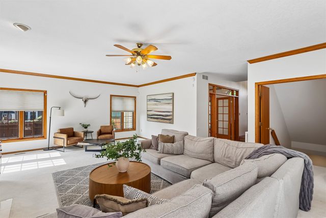 821 58th Street, West Des Moines, IA 50266