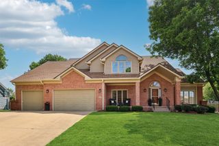 821 58th Street, West Des Moines, IA 50266