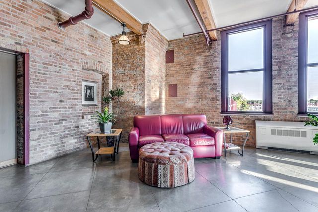 215 W Maple STREET #312, Milwaukee, WI 53204