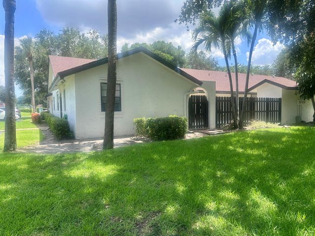 23343 SW 54th Way A, Boca Raton, FL 33433