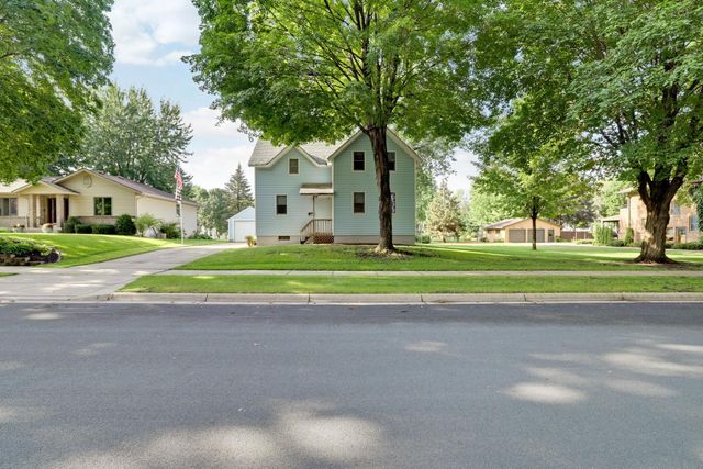 110 2nd Street SW, New Prague, MN 56071