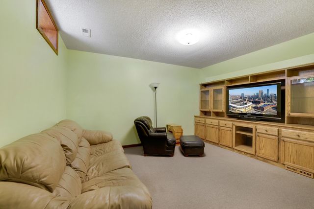 110 2nd Street SW, New Prague, MN 56071