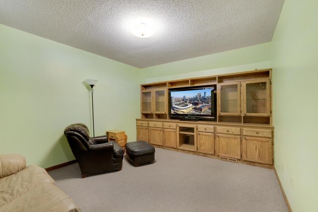 110 2nd Street SW, New Prague, MN 56071
