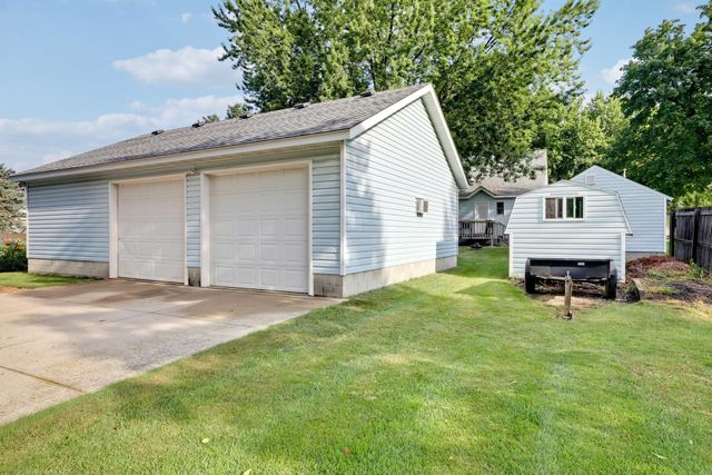 110 2nd Street SW, New Prague, MN 56071