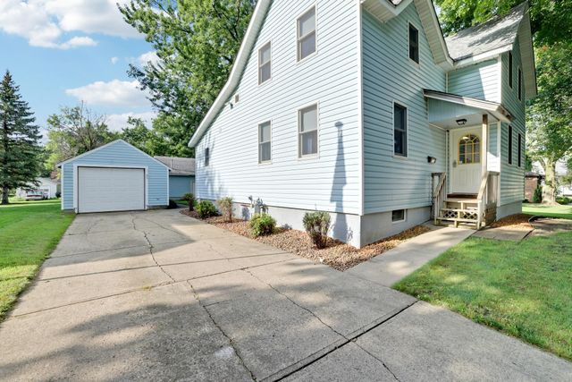 110 2nd Street SW, New Prague, MN 56071