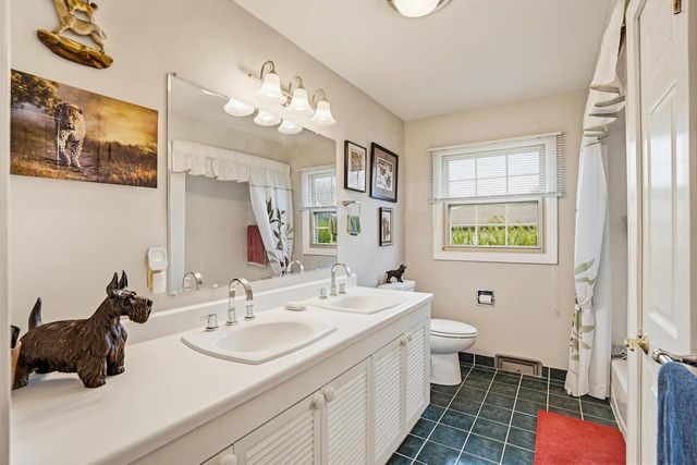 321 Lakecrest DRIVE, Racine, WI 53402