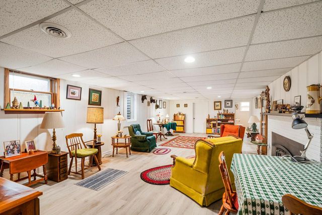 321 Lakecrest DRIVE, Racine, WI 53402