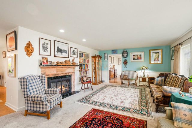 321 Lakecrest DRIVE, Racine, WI 53402