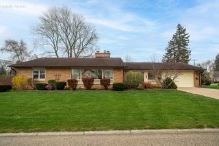 321 Lakecrest DRIVE, Racine, WI 53402