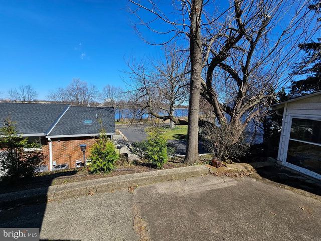 138 E WAYNE TER, Collingswood, NJ 08108