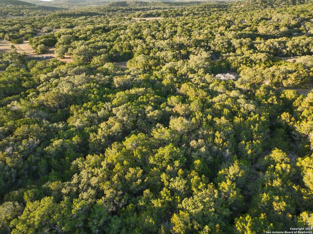 100 County Road 242, Hondo, TX 78861