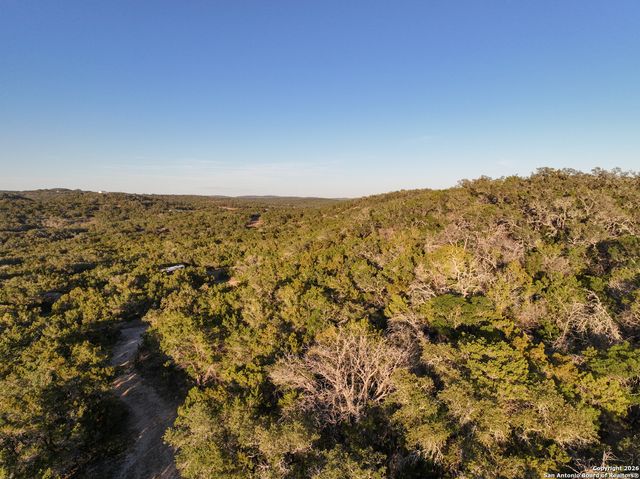 100 County Road 242, Hondo, TX 78861