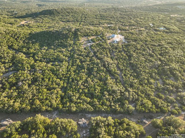 100 County Road 242, Hondo, TX 78861