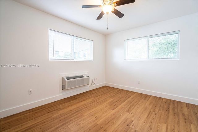 2015 Marseille Dr 6, Miami Beach, FL 33141