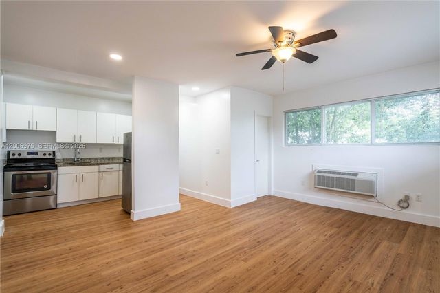 2015 Marseille Dr 6, Miami Beach, FL 33141