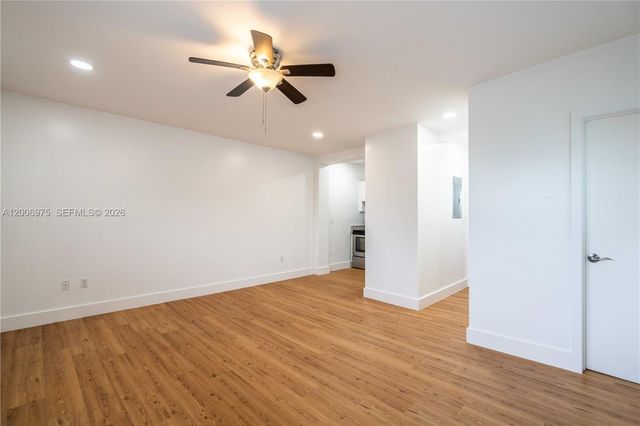 2015 Marseille Dr 6, Miami Beach, FL 33141