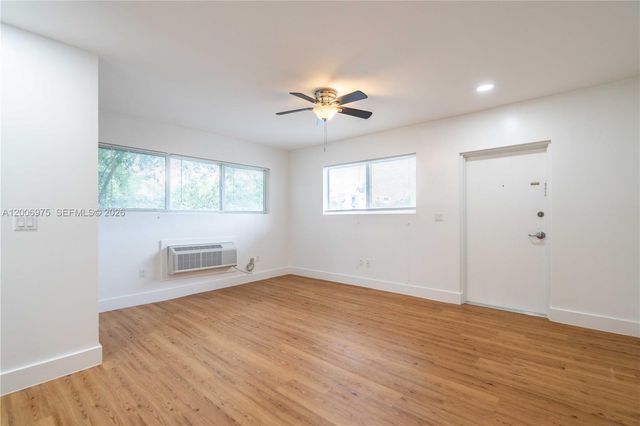 2015 Marseille Dr 6, Miami Beach, FL 33141