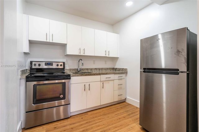 2015 Marseille Dr 6, Miami Beach, FL 33141