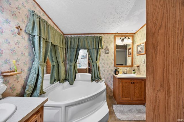 2540 S Meridian Road, Mitchell, IN 47446