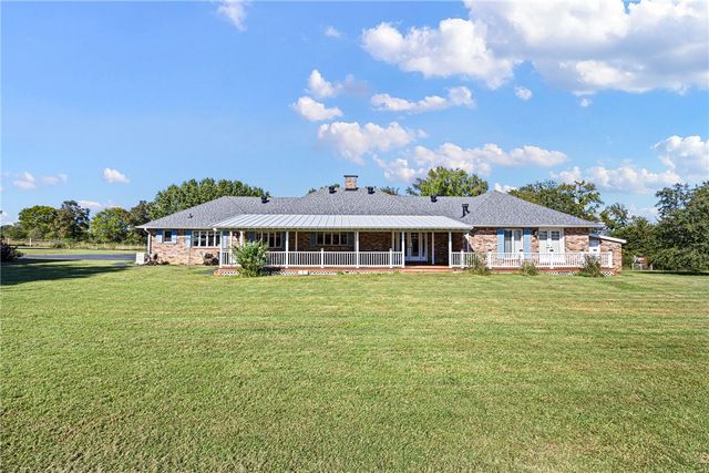 493 Huckleberry Road, Dover, AR 72837