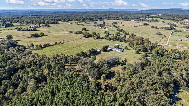 493 Huckleberry Road, Dover, AR 72837