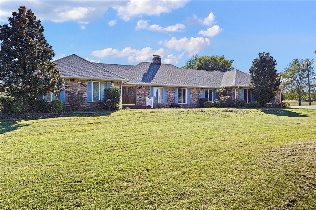 493 Huckleberry Road, Dover, AR 72837