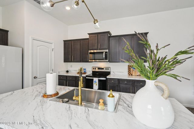 2458 FALLING STAR Lane, Green Cove Springs, FL 32043