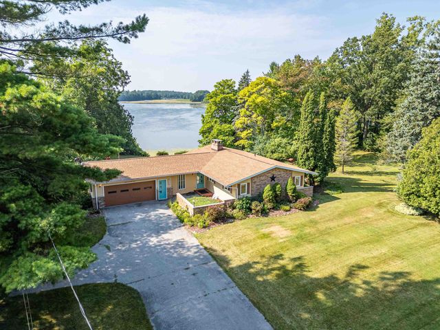 3447 North Branch Drive, Beaverton, MI 48612