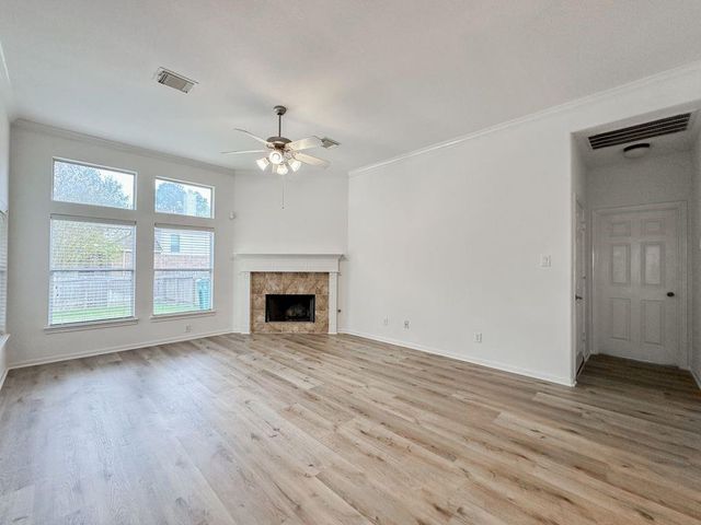 73 E Montfair Boulevard, The Woodlands, TX 77382