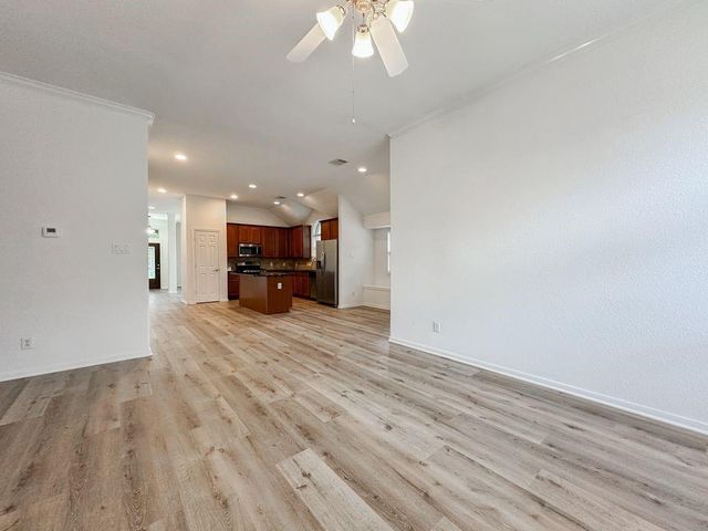 73 E Montfair Boulevard, The Woodlands, TX 77382