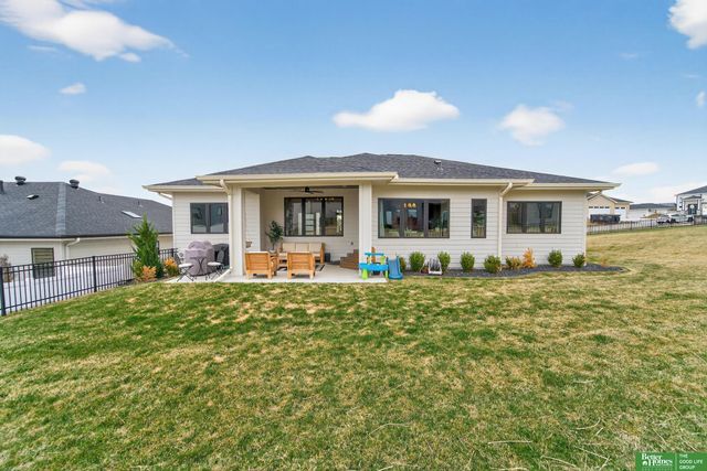 7660 N 167 Street, Bennington, NE 68007