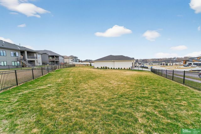 7660 N 167 Street, Bennington, NE 68007