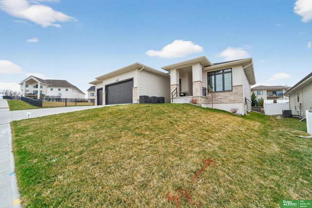 7660 N 167 Street, Bennington, NE 68007