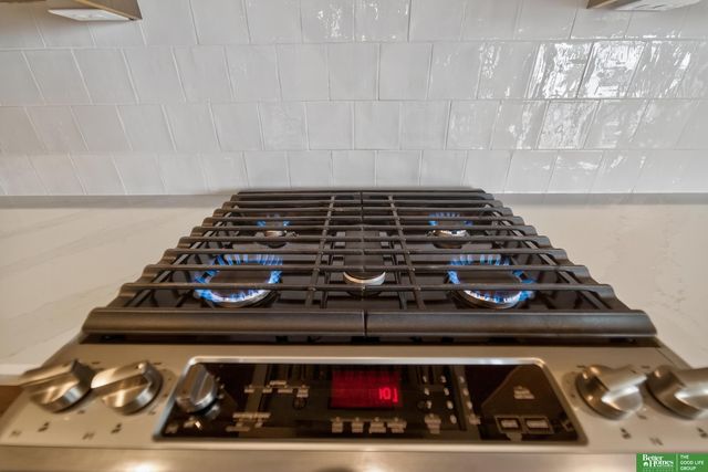 7660 N 167 Street, Bennington, NE 68007