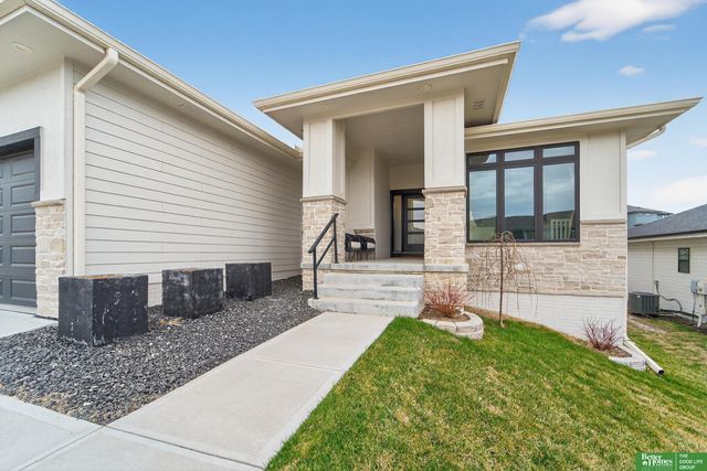 7660 N 167 Street, Bennington, NE 68007