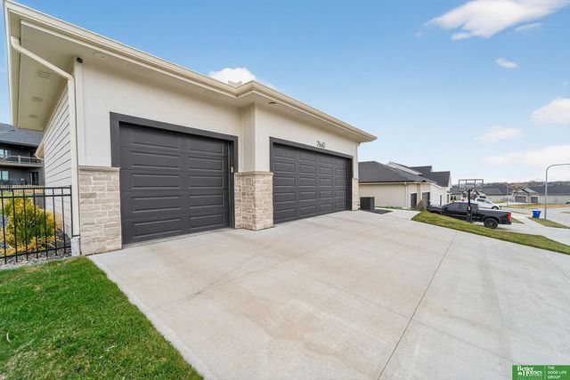 7660 N 167 Street, Bennington, NE 68007