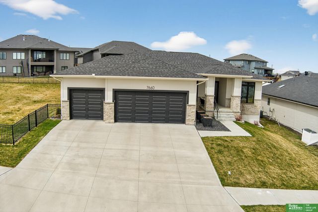 7660 N 167 Street, Bennington, NE 68007