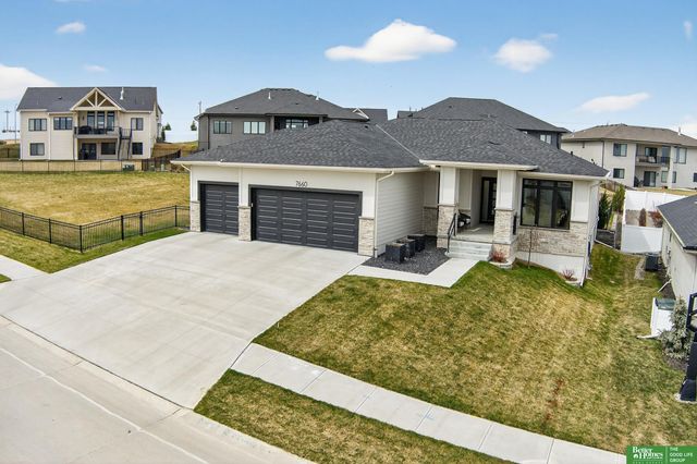 7660 N 167 Street, Bennington, NE 68007