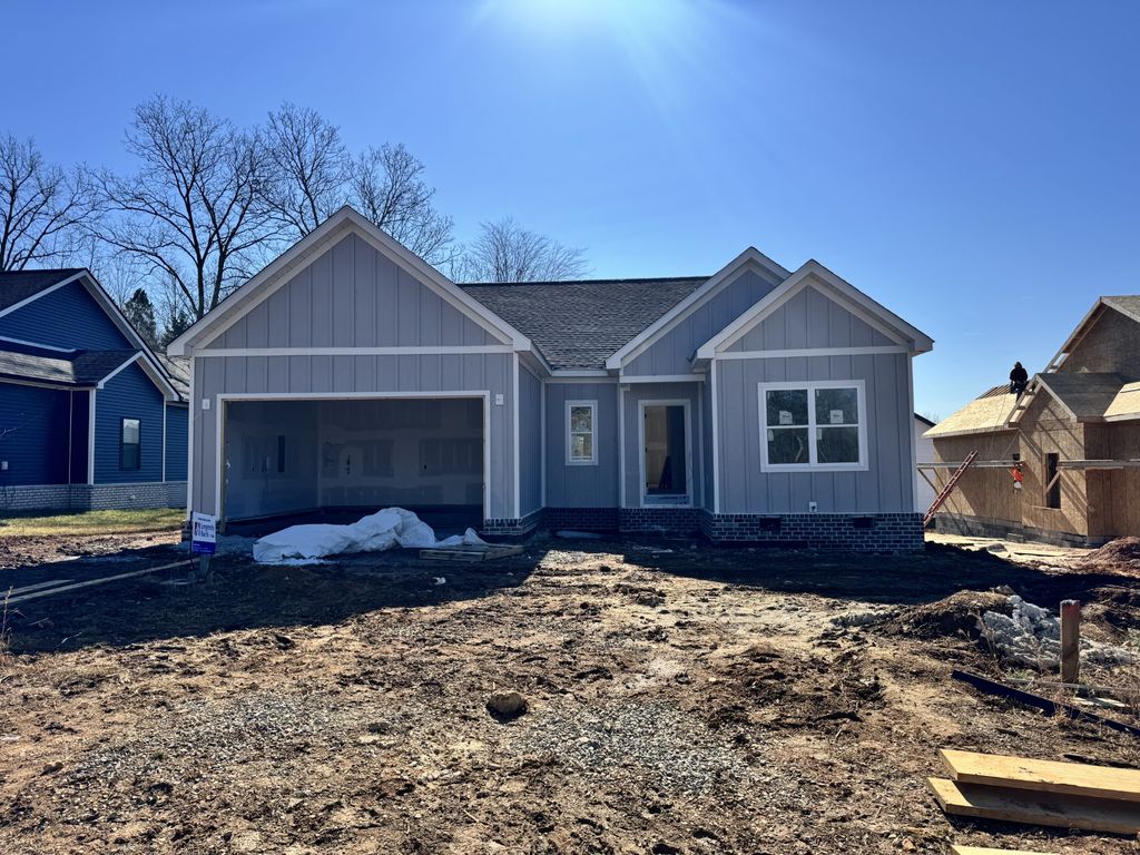 285 Wayne Hall Rd, Clarksville, TN 37040