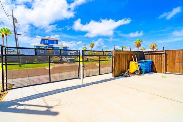 427 Farley Street, Port Aransas, TX 78373