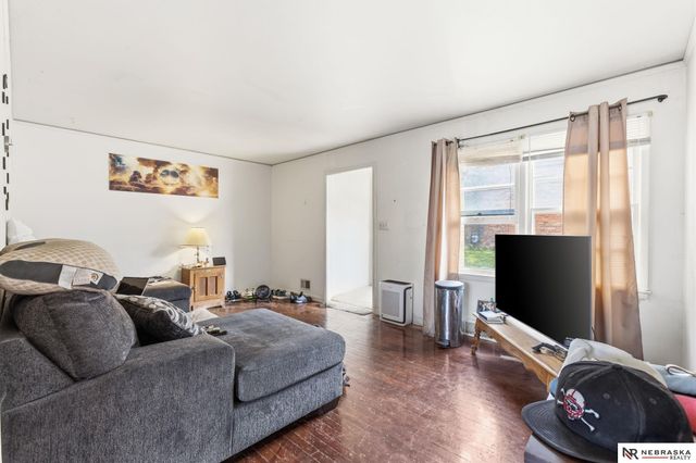 5833-5835 Lafayette Avenue, Omaha, NE 68132