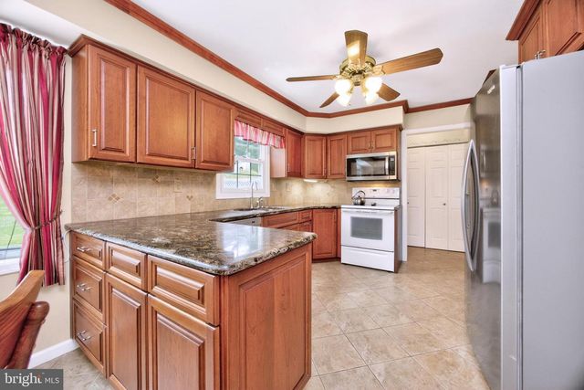 1 HESSIAN CT, Downingtown, PA 19335